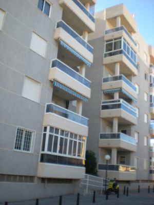 Flat in Torrevieja, Spain, 75 sq.m - picture 1