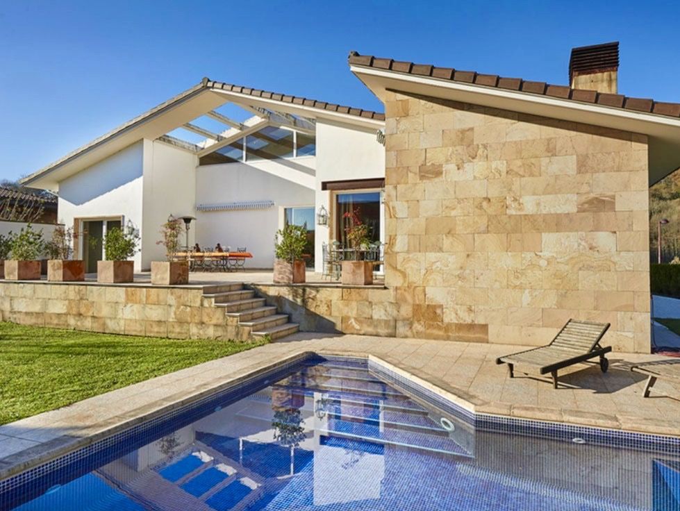 Villa in San Sebastian, Spain, 490 sq.m - picture 1