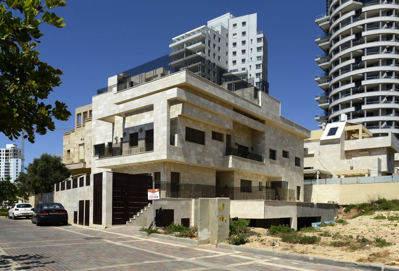 Cottage in Netanya, Israel, 380 sq.m - picture 1