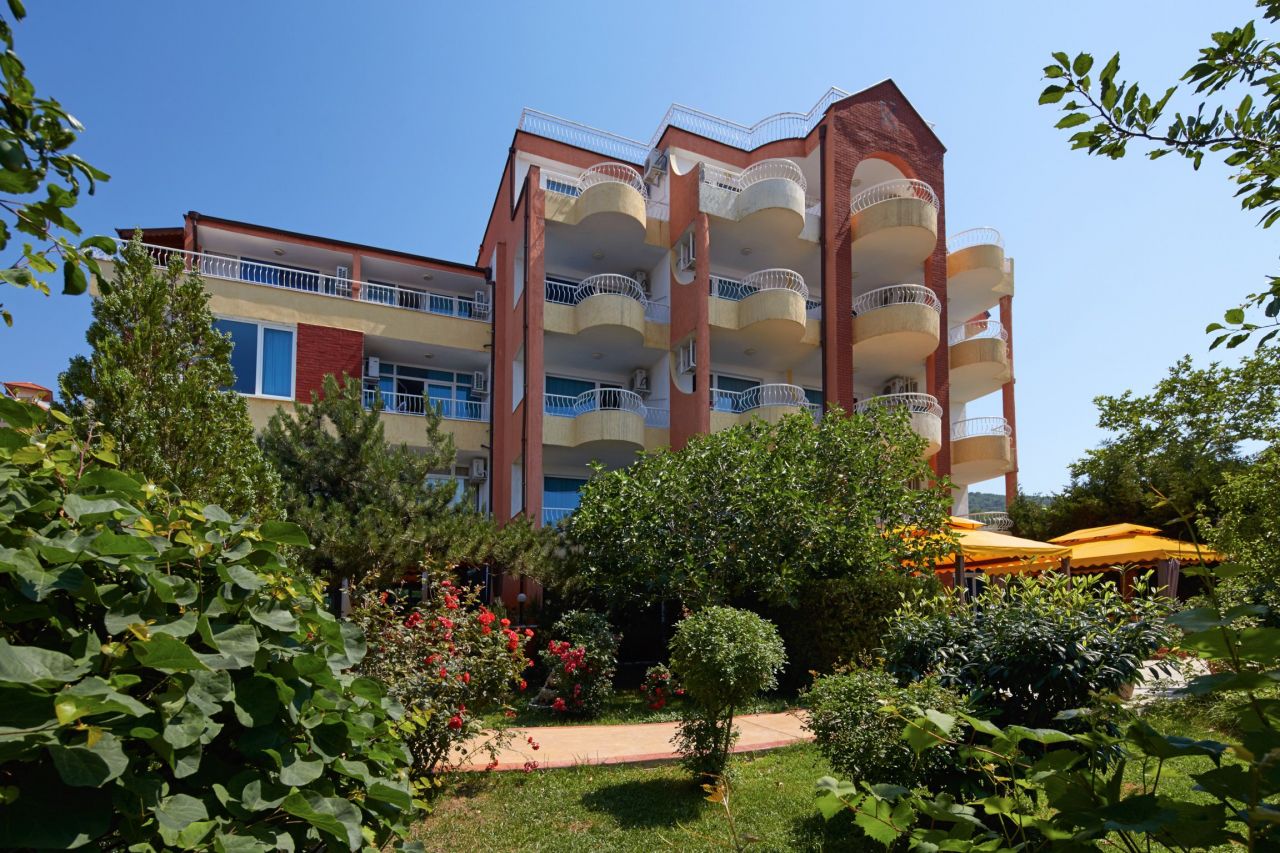 Hotel en Sveti Vlas, Bulgaria, 2 200 m2 - imagen 1