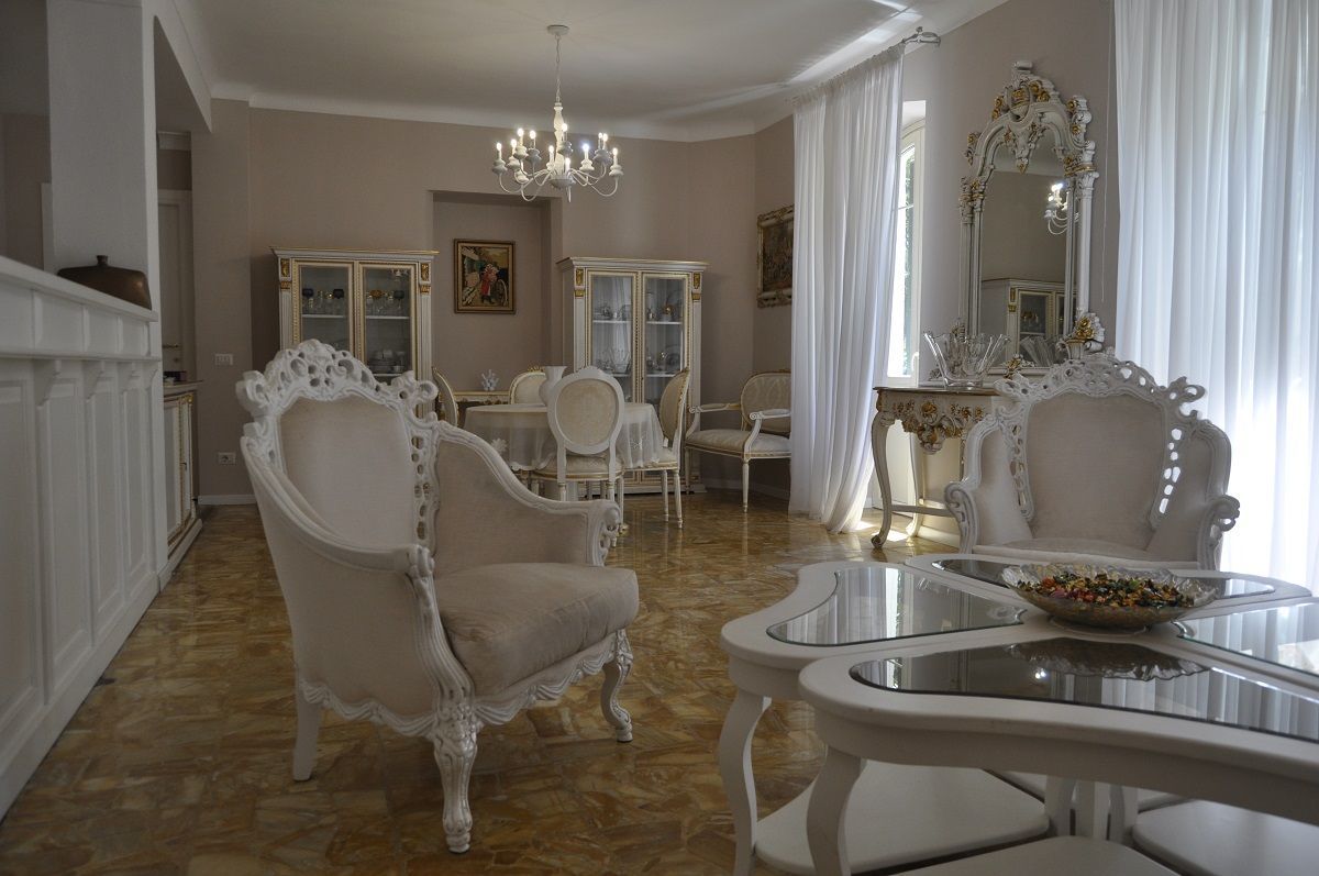 Hôtel à Bordighera, Italie, 1 000 m2 - image 1