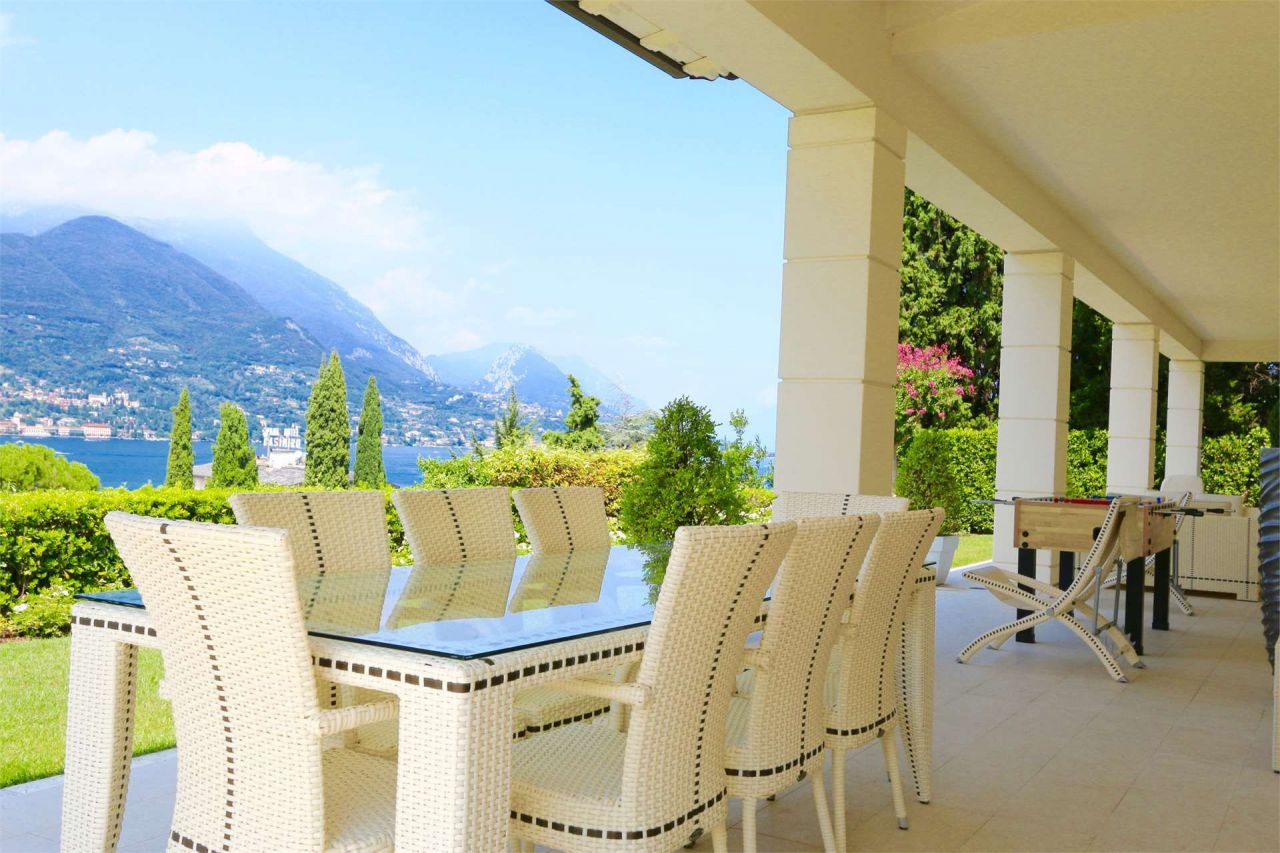 Villa on Lake Garda, Italy, 628 sq.m - picture 1