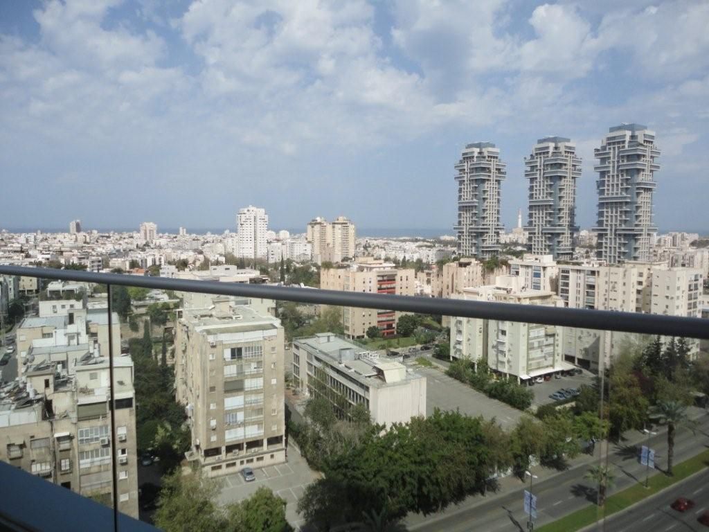 Flat in Tel Aviv, Israel, 145 sq.m - picture 1