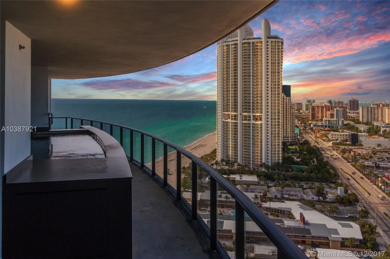 Wohnung in Miami, USA, 560 m2 - Foto 1