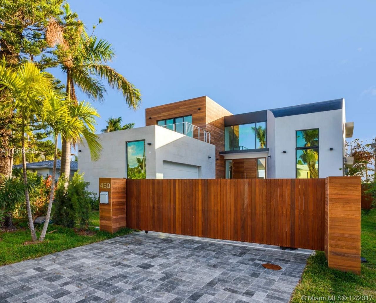 Maison à Miami, États-Unis, 480 m2 - image 1