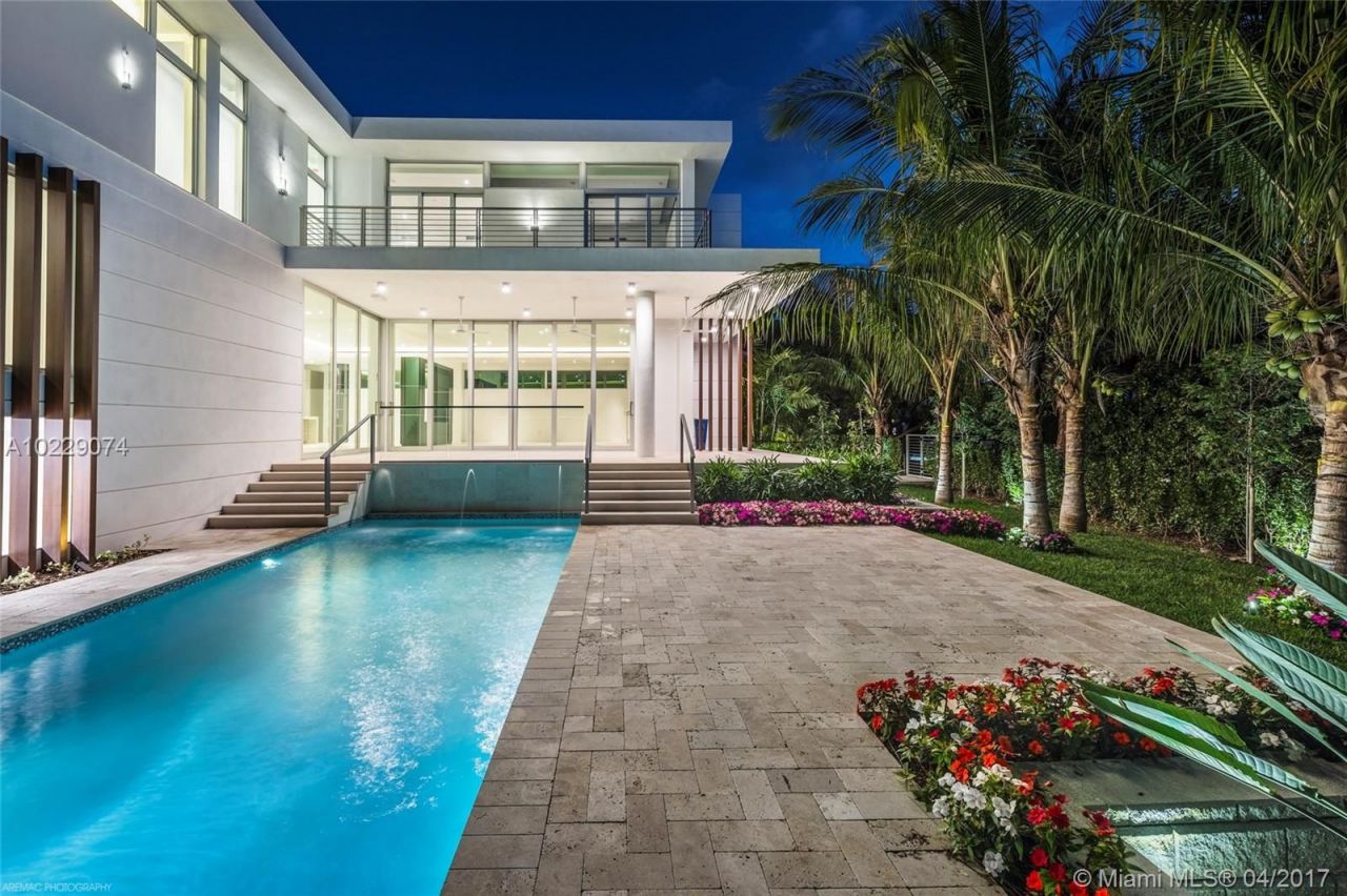 Casa en Miami, Estados Unidos, 450 m2 - imagen 1