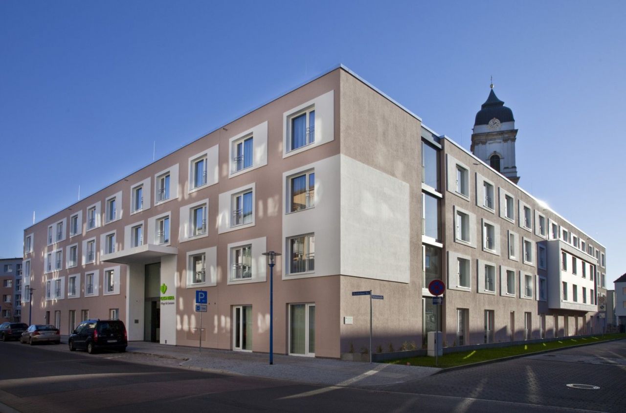 Commercial apartment building in Brandenburg an der Havel, Germany, 5 520 sq.m - picture 1