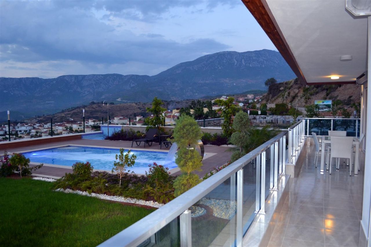Villa in Alanya, Türkei, 500 m2 - Foto 1