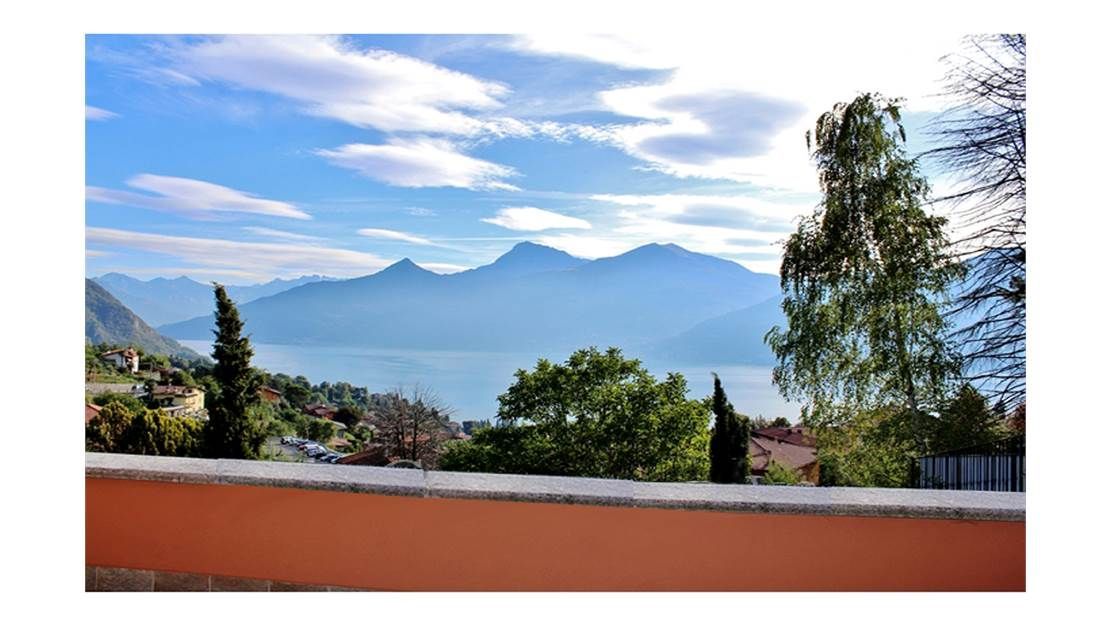 Villa on Lake Como, Italy, 182 sq.m - picture 1