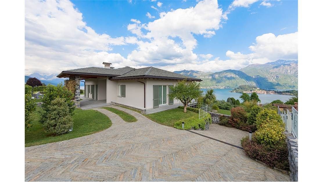 Villa on Lake Como, Italy, 300 sq.m - picture 1