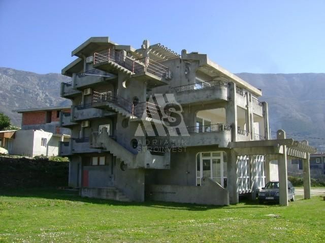 House in Sutomore, Montenegro, 700 sq.m - picture 1