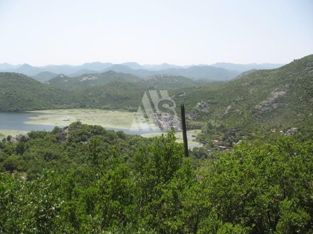 Terrain à Virpazar, Monténégro, 80 000 m2 - image 1