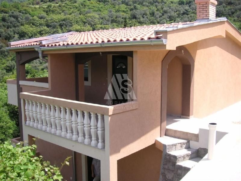 House in Lepetane, Montenegro, 180 sq.m - picture 1