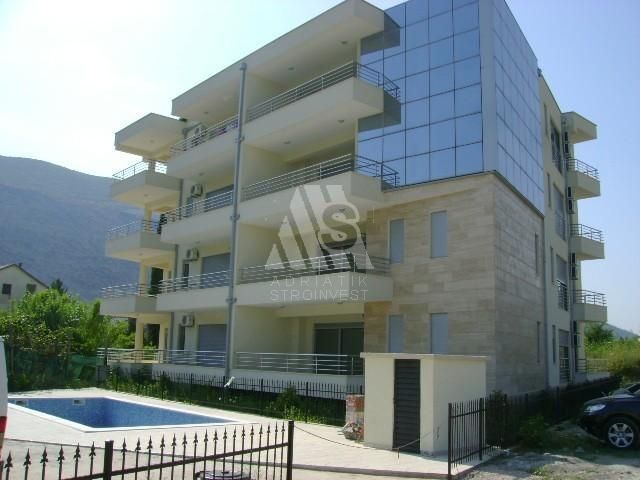 Flat in Igalo, Montenegro, 130 sq.m - picture 1
