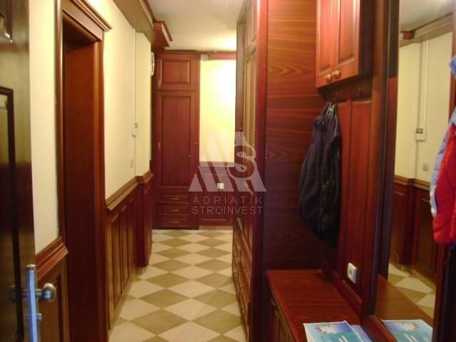 Flat in Stoliv, Montenegro, 150 sq.m - picture 1