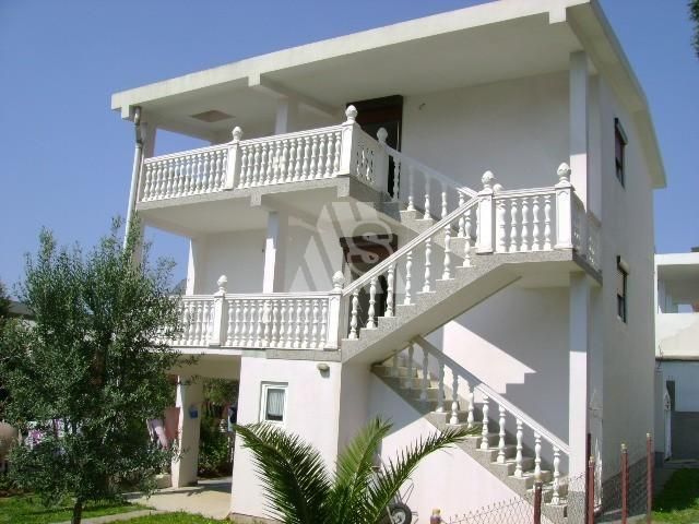 House in Sutomore, Montenegro, 200 sq.m - picture 1
