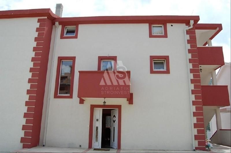 Appartement à Igalo, Monténégro, 217 m2 - image 1