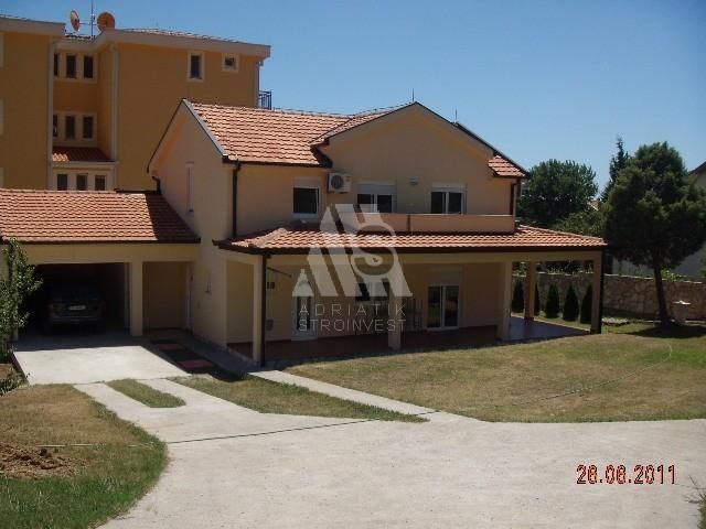 House in Sutomore, Montenegro, 160 sq.m - picture 1