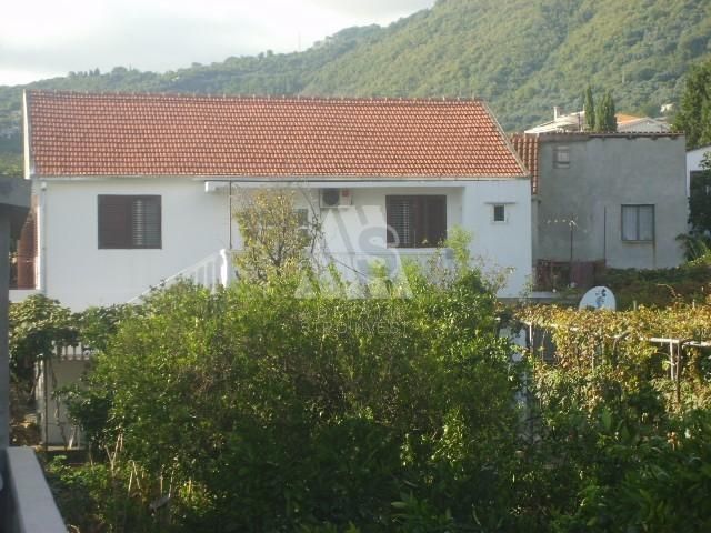 House in Bar, Montenegro, 225 sq.m - picture 1