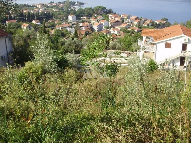 Land in Tivat, Montenegro, 1 616 sq.m - picture 1