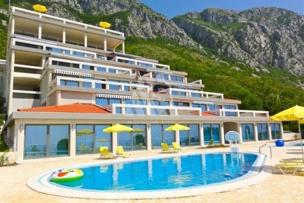 Hotel in Sveti Stefan, Montenegro, 2 000 sq.m - picture 1