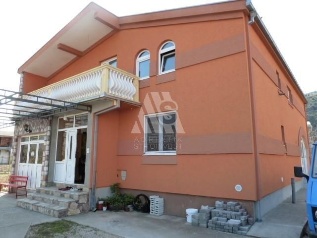 House in Bar, Montenegro, 300 sq.m - picture 1
