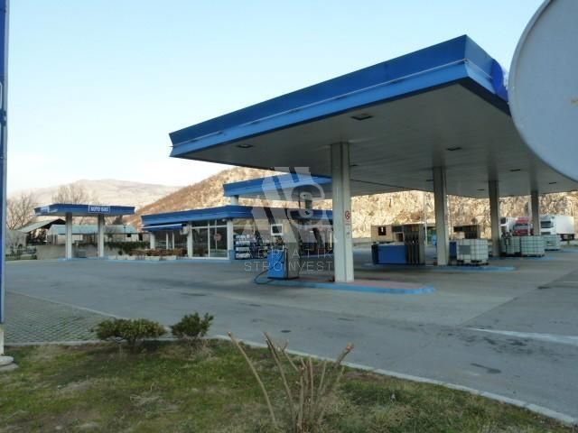 Commercial property in Podgorica, Montenegro, 400 sq.m - picture 1