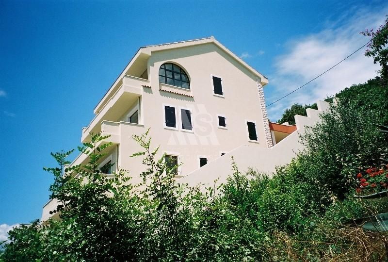 Villa en Bigova, Montenegro, 390 m2 - imagen 1