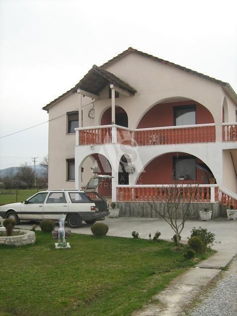Maison à Danilovgrad, Monténégro, 300 m2 - image 1