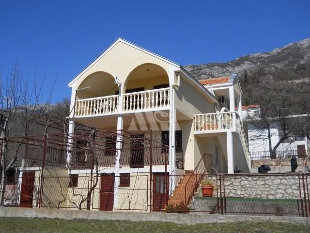 House in Sutomore, Montenegro, 140 sq.m - picture 1