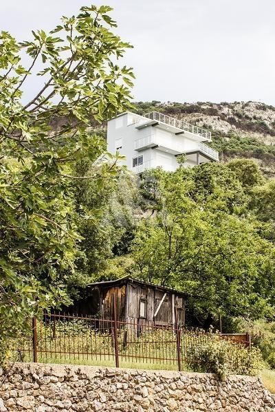 Villa in Bar, Montenegro, 320 sq.m - picture 1