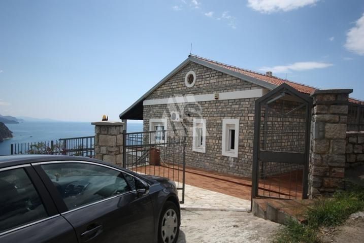 Villa en Budva, Montenegro, 349 m2 - imagen 1