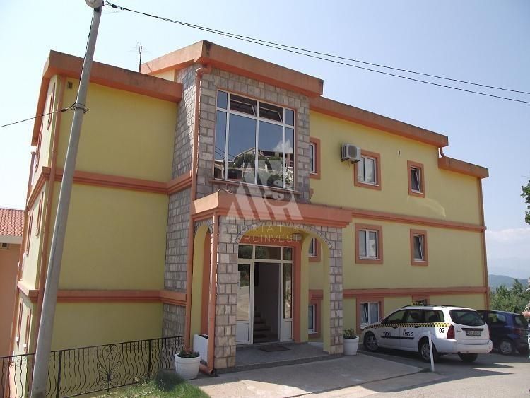 House in Seoce, Montenegro, 1 280 sq.m - picture 1