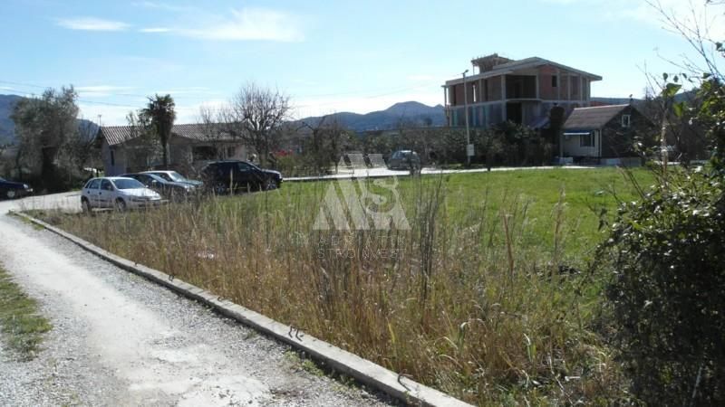 Land in Bar, Montenegro, 870 sq.m - picture 1