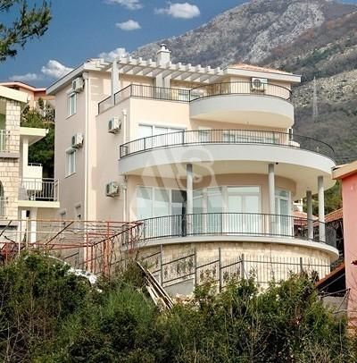 Villa in Bar, Montenegro, 320 m2 - Foto 1