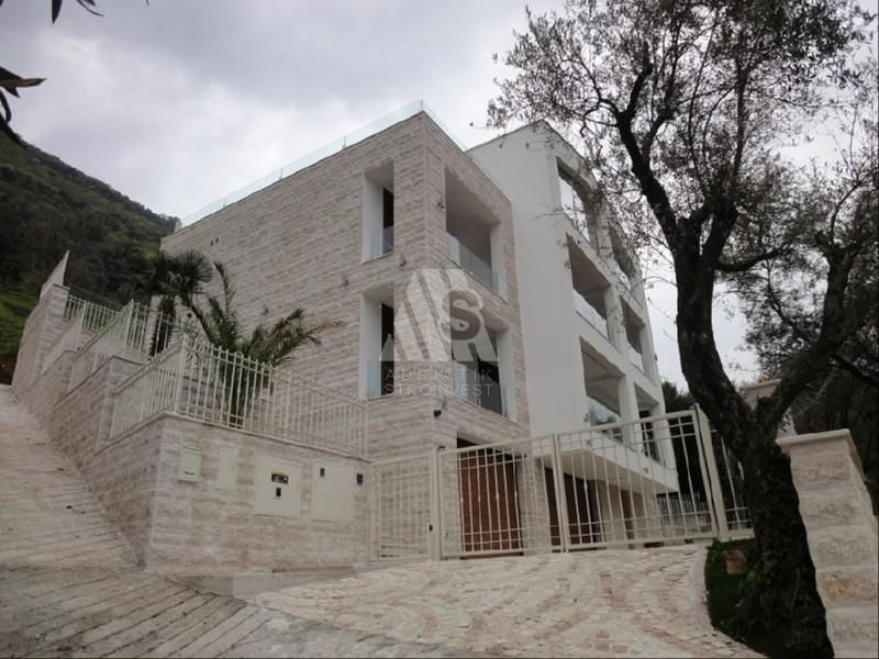 Villa in Stoliv, Montenegro, 586 sq.m - picture 1