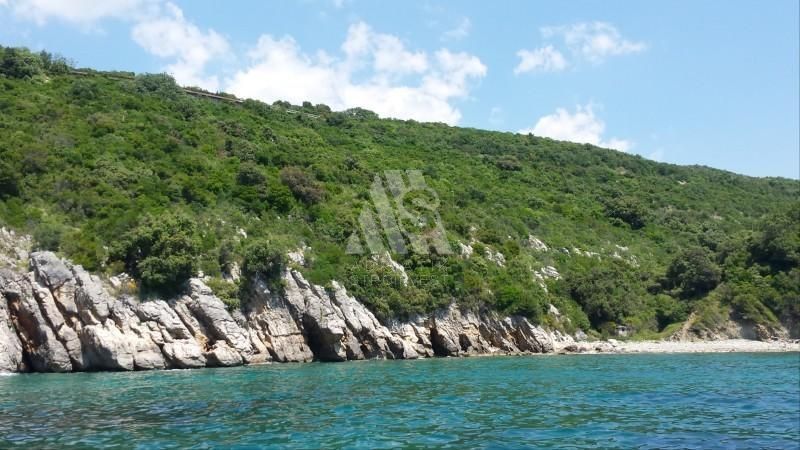 Land in Dobra Voda, Montenegro, 584 sq.m - picture 1