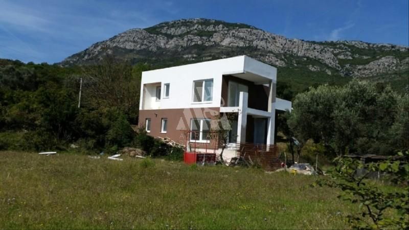 House in Bar, Montenegro, 300 m² - picture 1