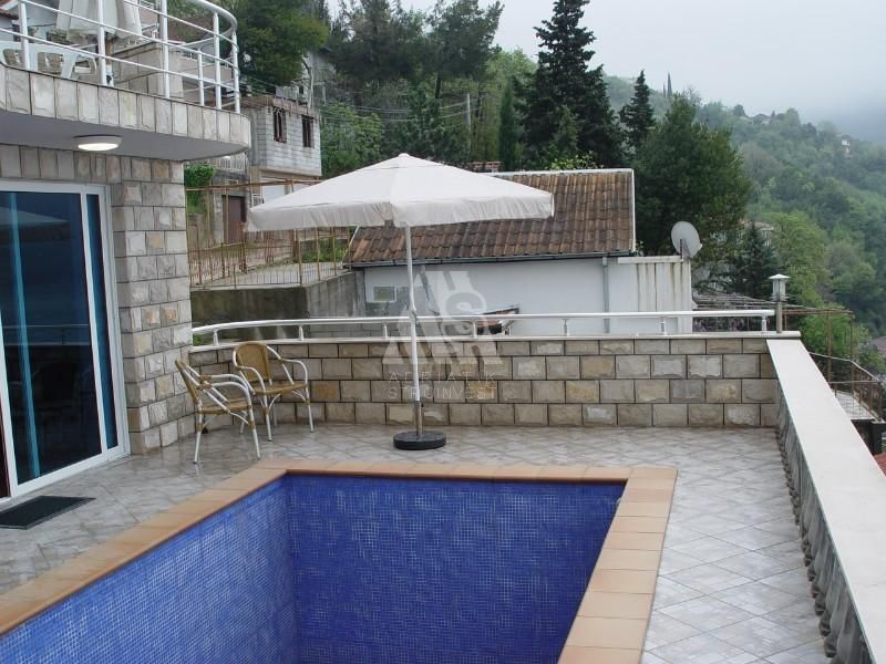 House in Kruče, Montenegro, 200 sq.m - picture 1