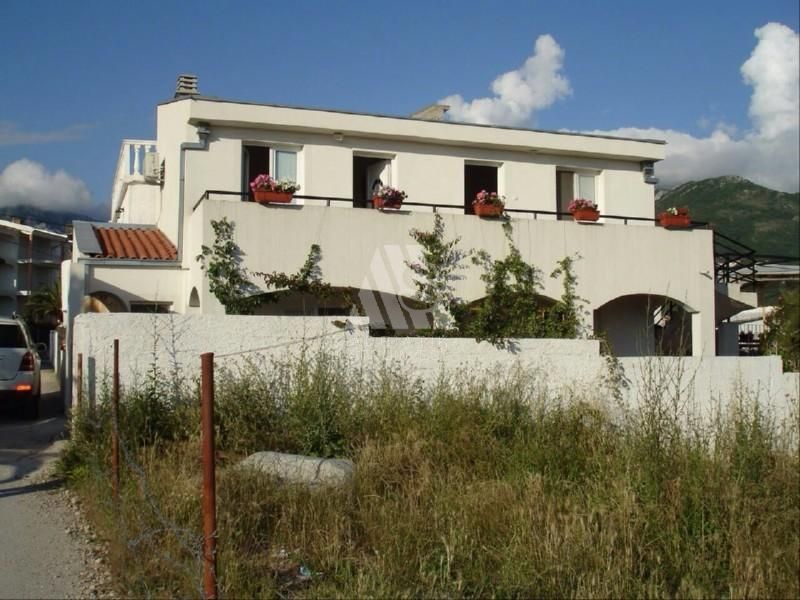 Haus in Bar, Montenegro, 140 m2 - Foto 1