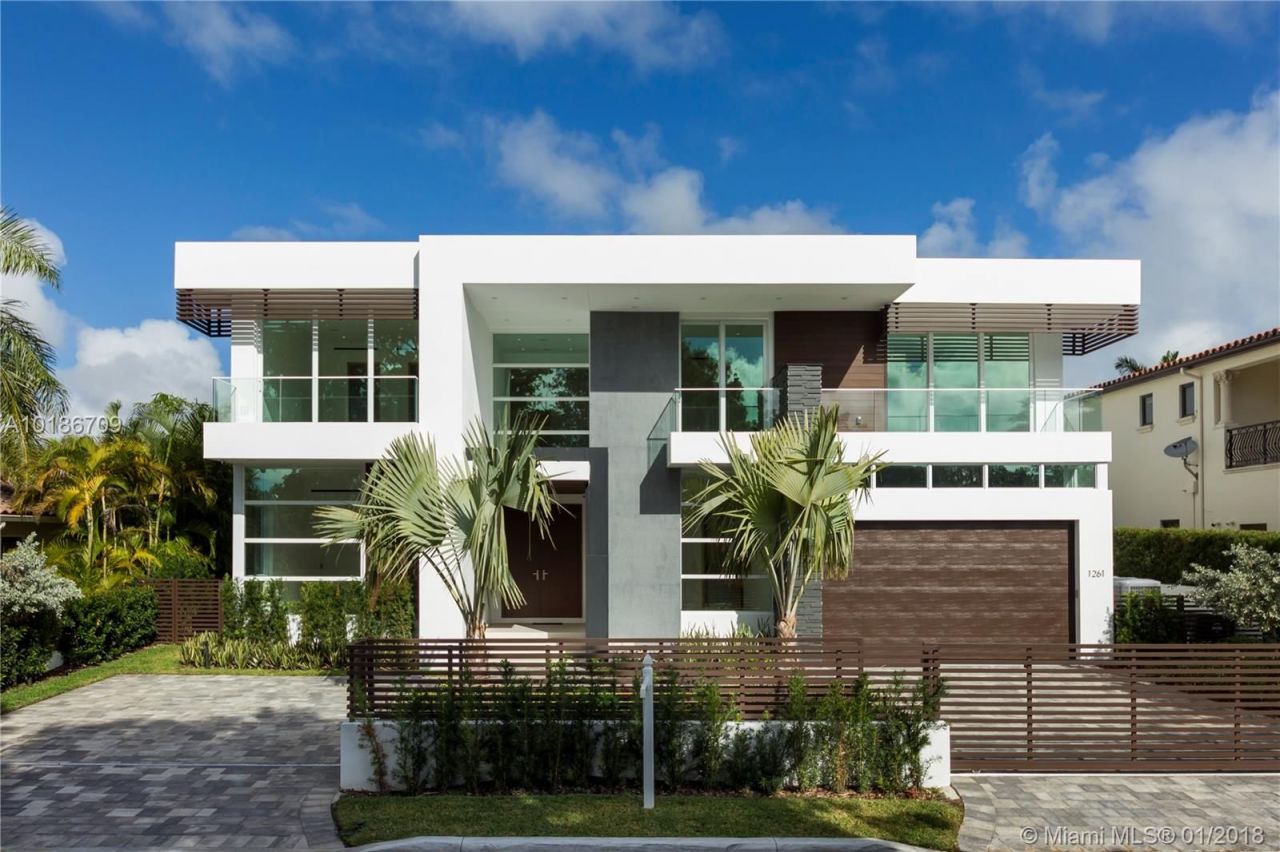 Villa in Miami, USA, 580 sq.m - picture 1