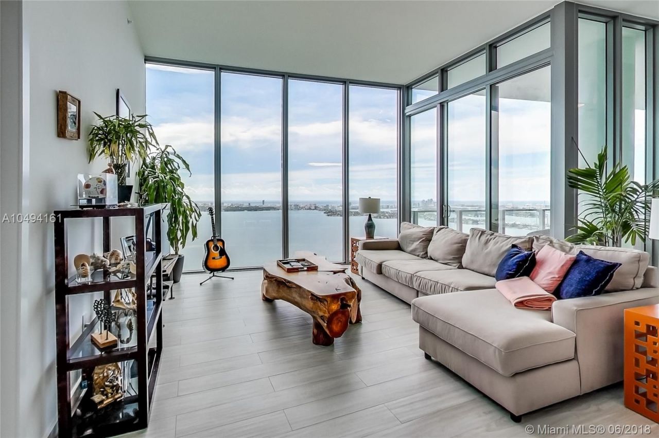 Penthouse in Miami, USA, 210 sq.m - picture 1