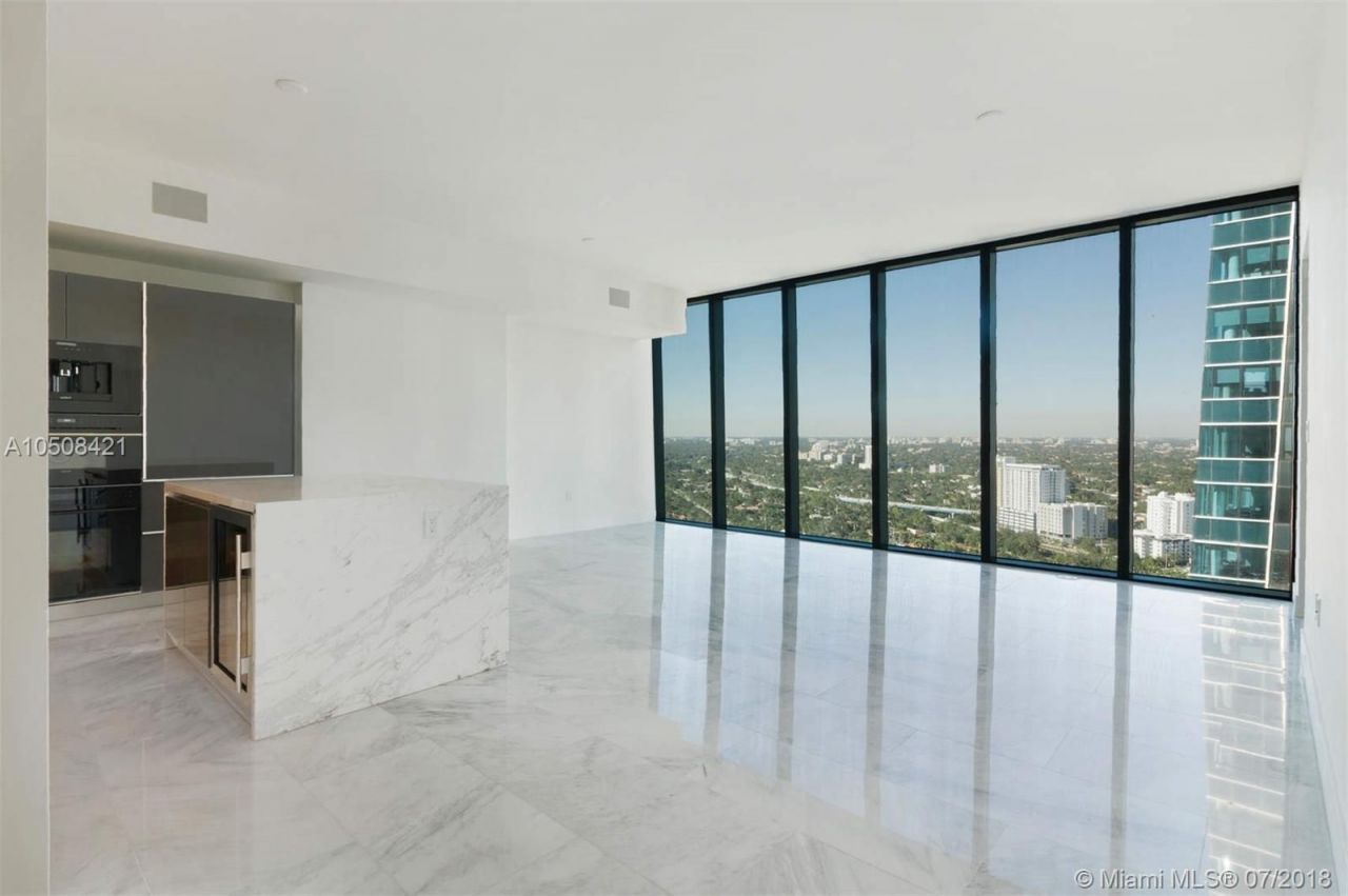 Apartamento en Miami, Estados Unidos, 135 m2 - imagen 1