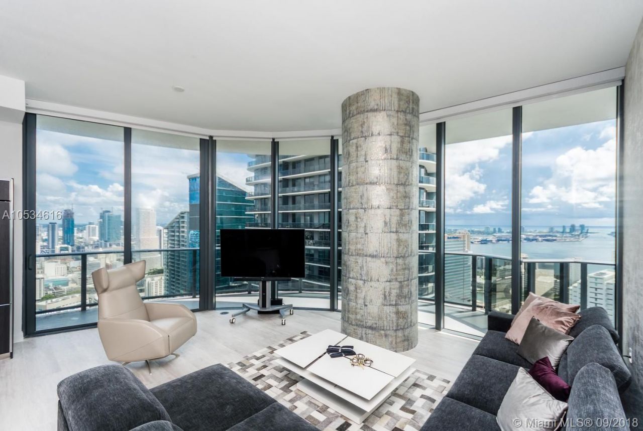 Apartamento en Miami, Estados Unidos, 160 m2 - imagen 1