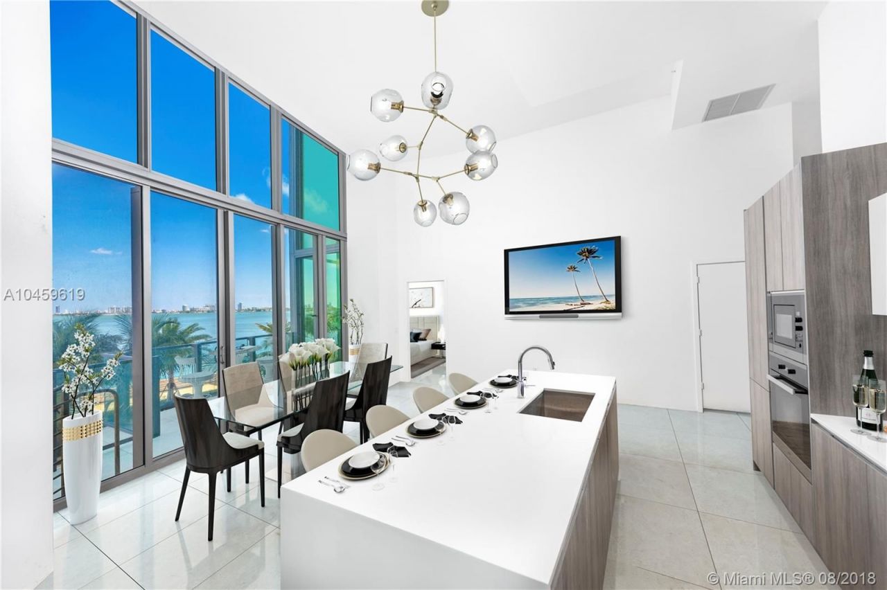 Maison urbaine à Miami, États-Unis, 170 m2 - image 1