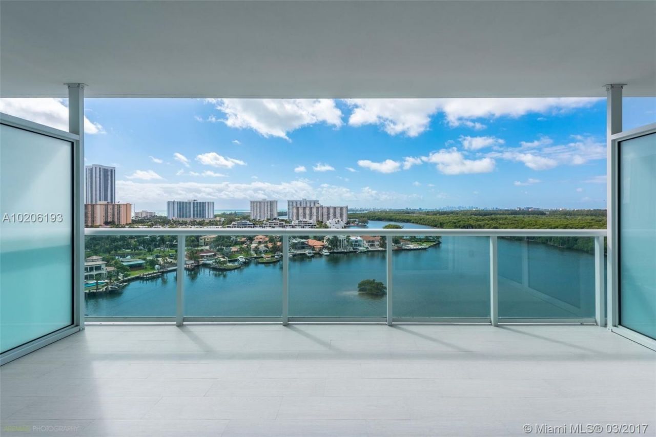 Flat in Miami, USA, 160 sq.m - picture 1