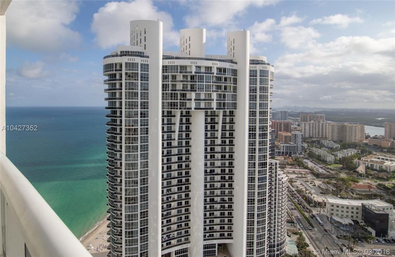 Penthouse in Miami, USA, 110 sq.m - picture 1