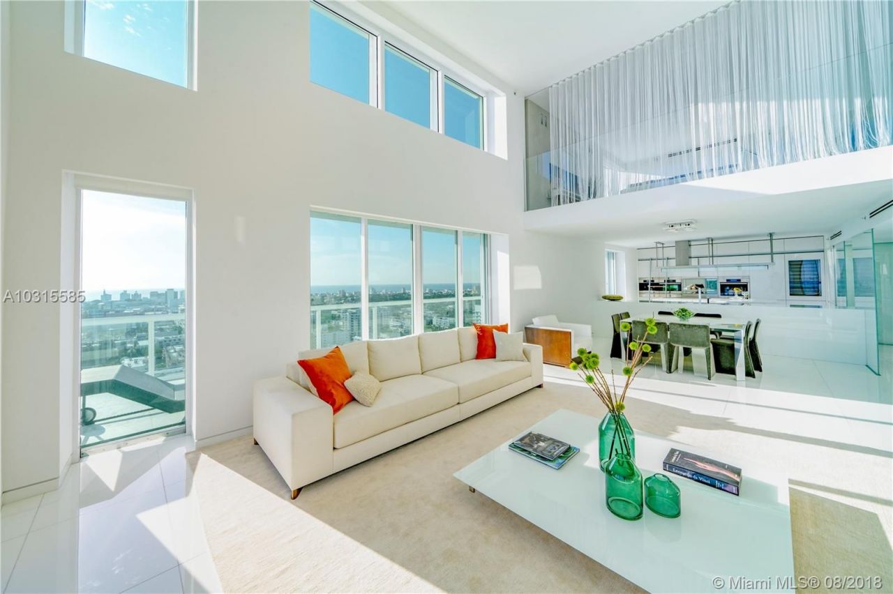 Penthouse in Miami, USA, 450 sq.m - picture 1