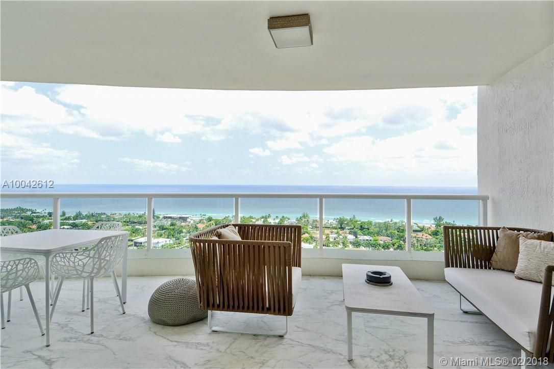 Penthouse in Miami, USA, 600 sq.m - picture 1
