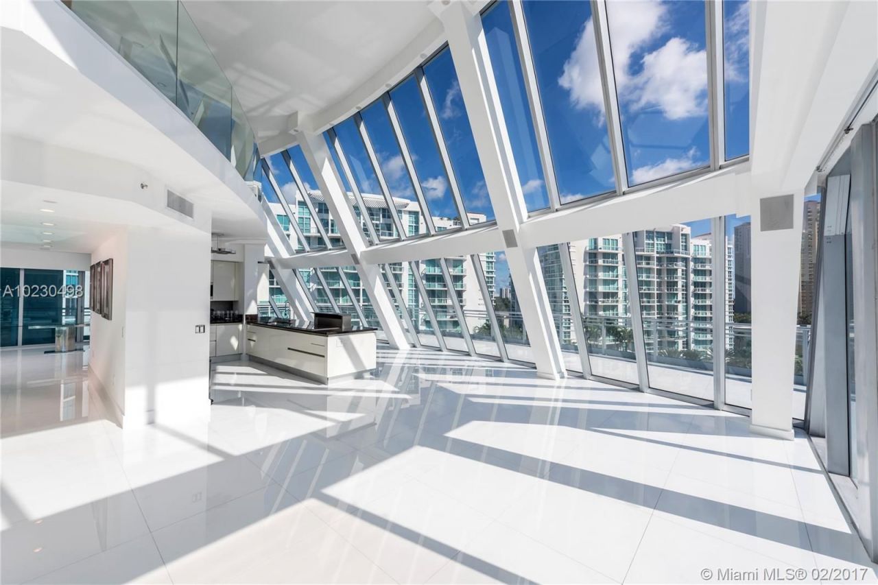 Penthouse in Miami, USA, 460 sq.m - picture 1